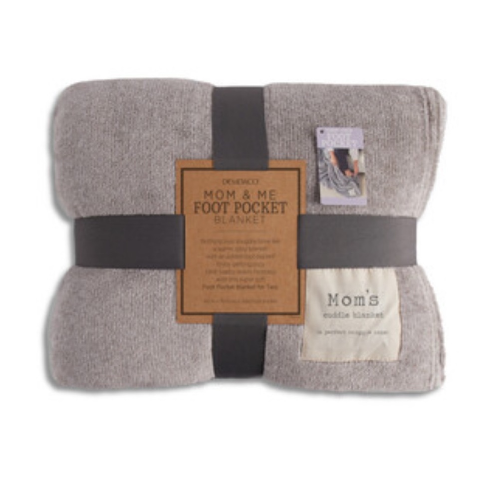 Demdaco Mom & Me foot pocket blanket